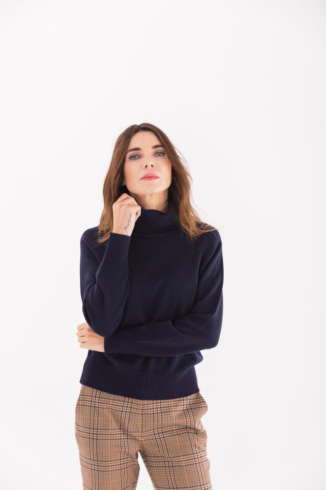 Stockinette sweater with donut neck and raglan sleeves