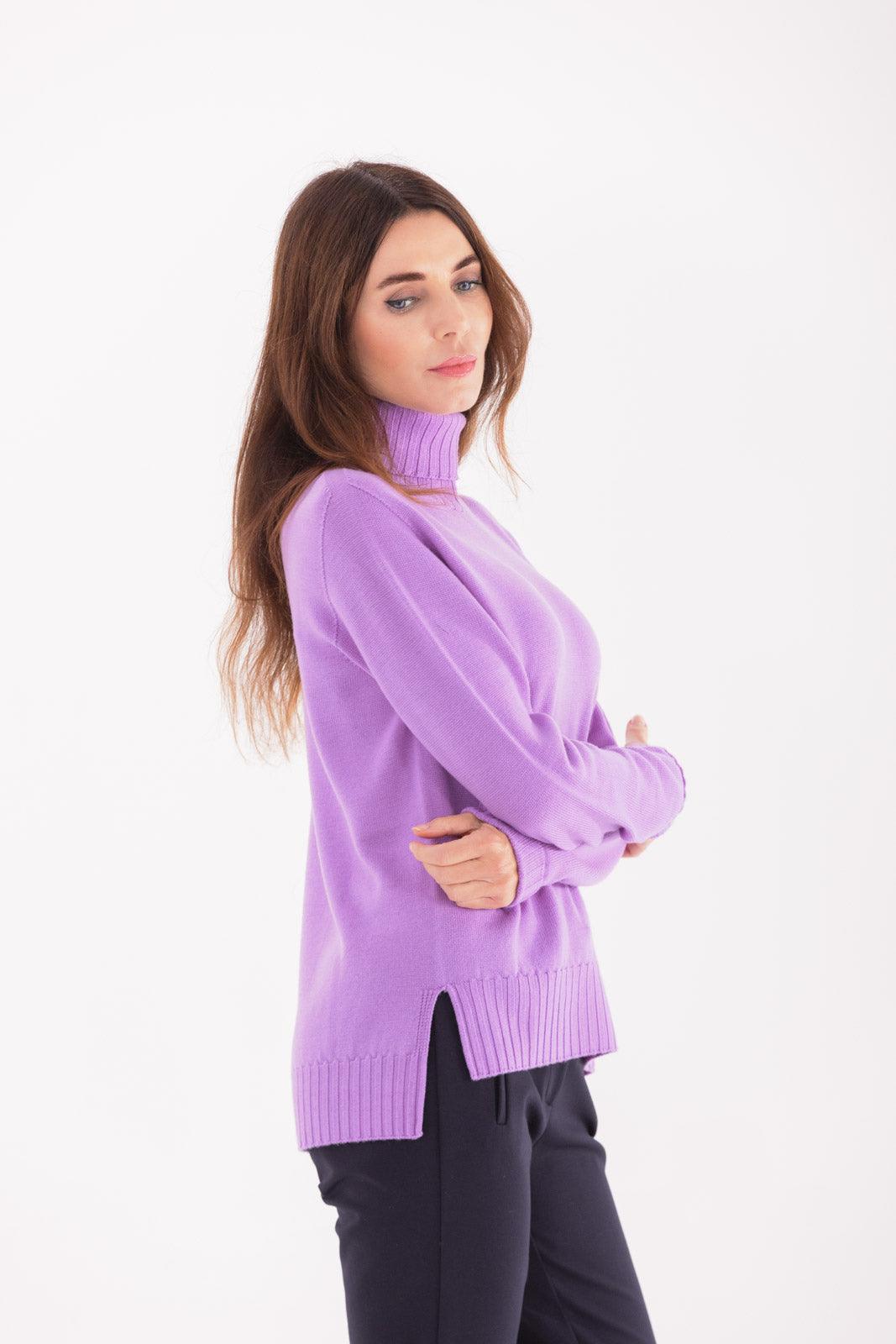 Maglia rasata senza cuciture con spacchi in lana merino 100% extrafine