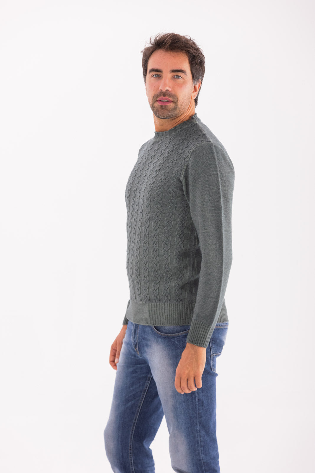 Maglia girocollo con trecce in lana merino 100% extrafine