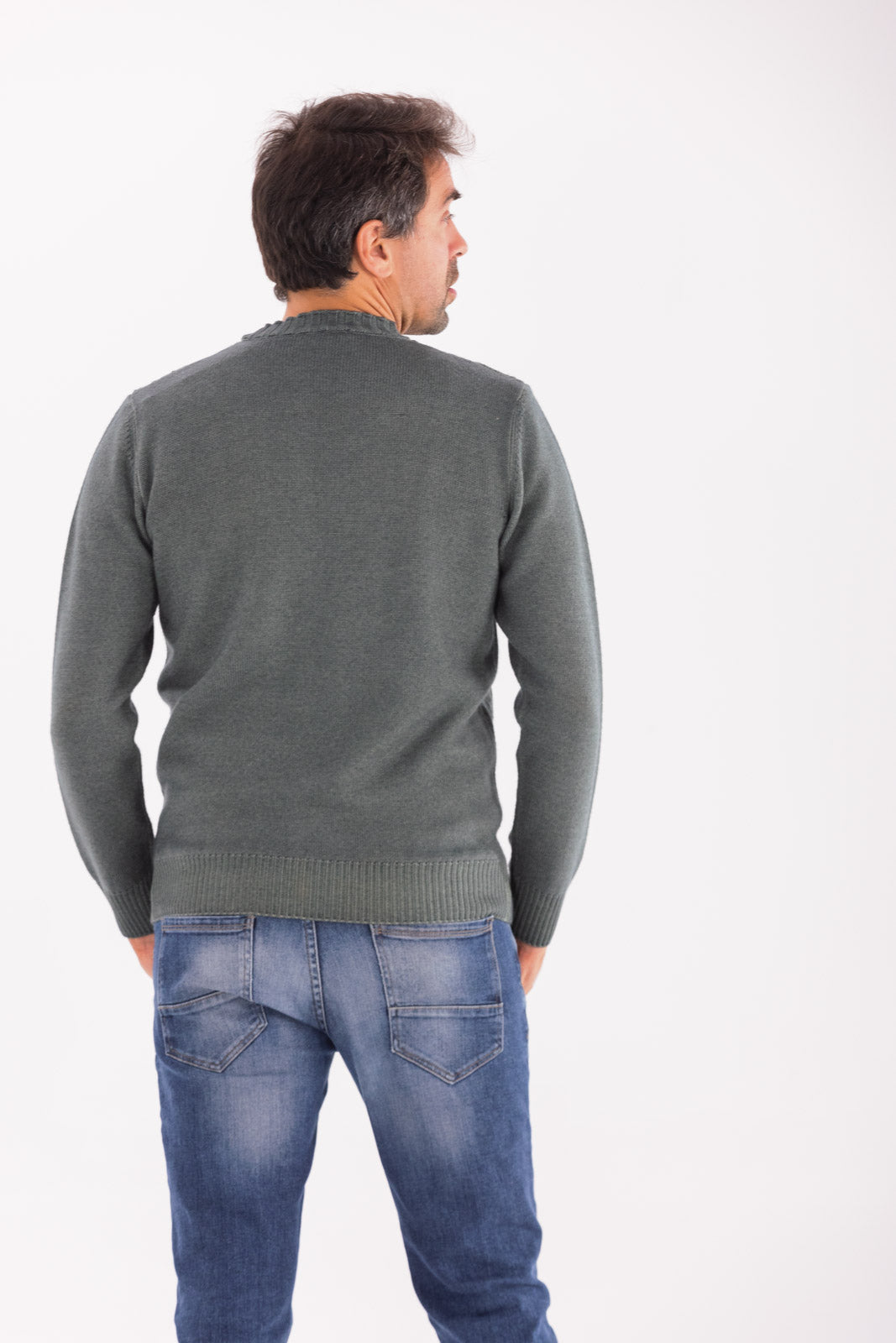 Maglia girocollo con trecce in lana merino 100% extrafine