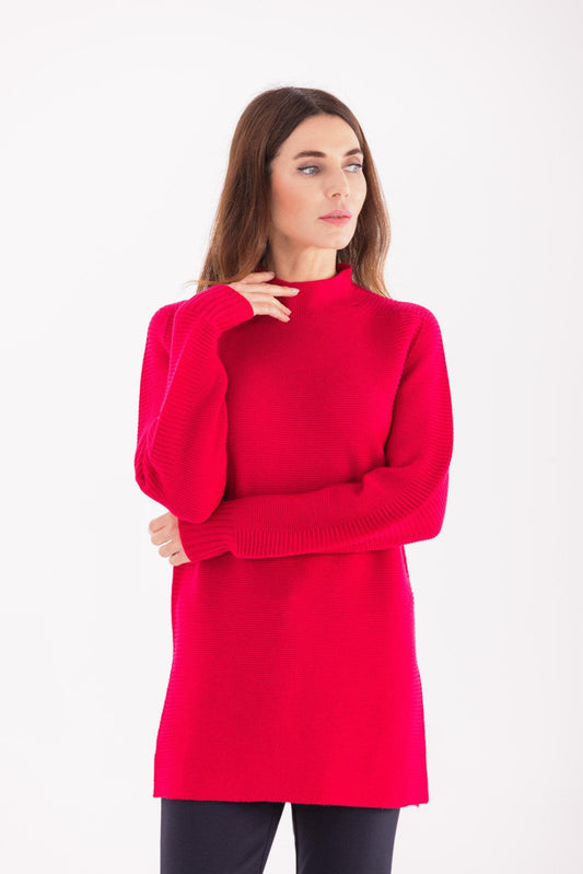 Seamless sweater with side slits