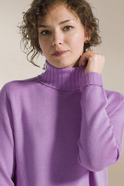 Maglia rasata senza cuciture con spacchi in lana merino 100% extrafine 046007