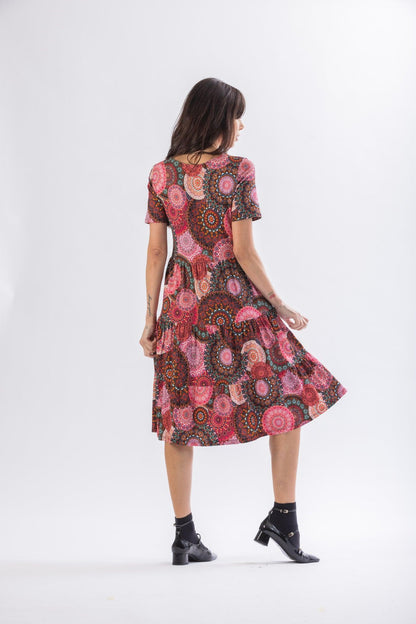 Short flounced dress with pattern 047210