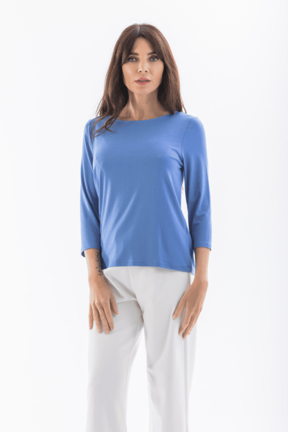 Solid color sweater with ¾ sleeves and boat neck 047207
